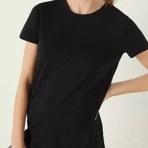 VS plain black tee